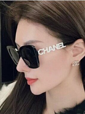 CHANEL Sunglasses Women's Polarized-Black/White CC Logo New With Box